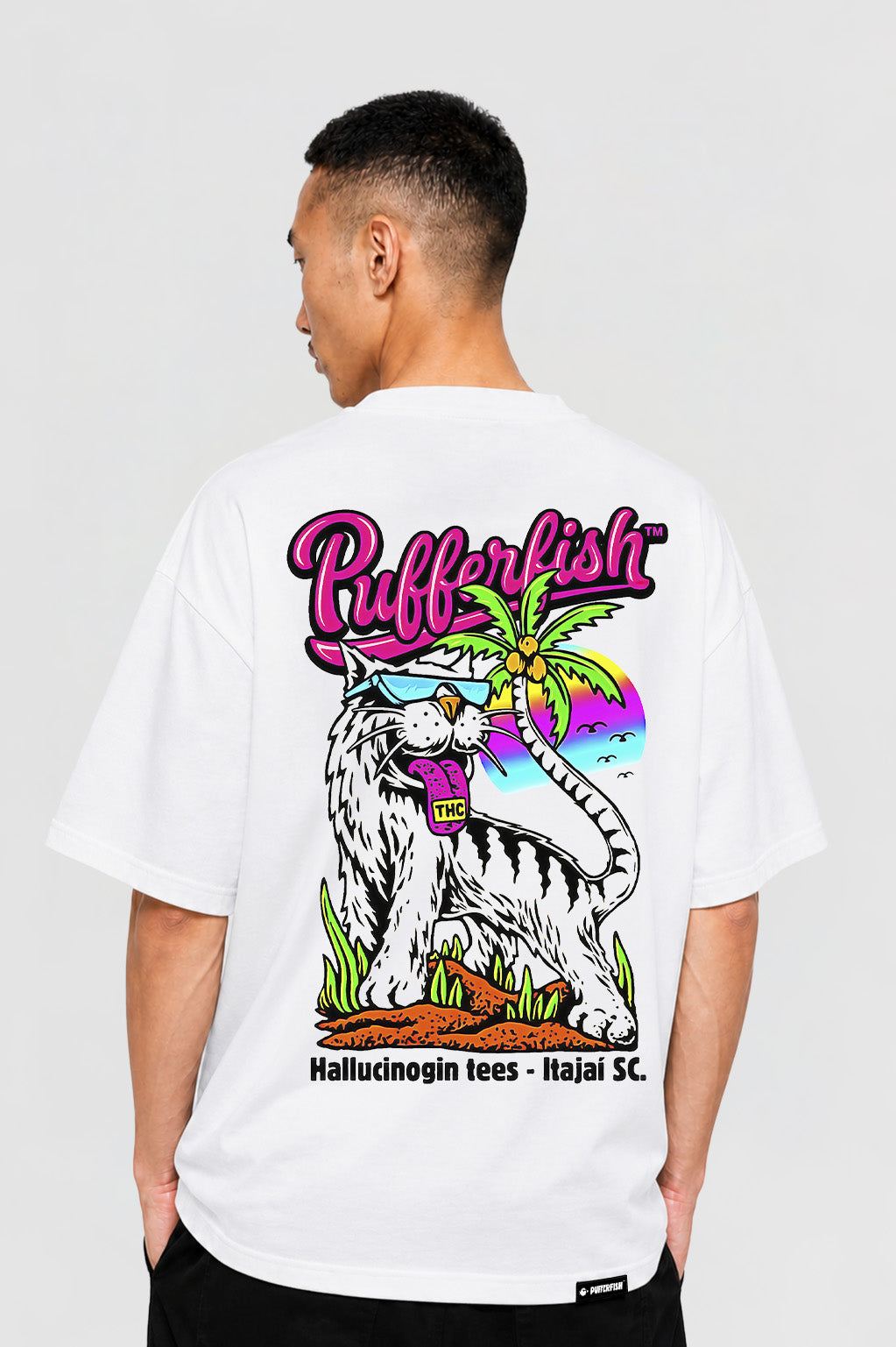 Camiseta Pufferfish Allucinnogin detalhe da estampa