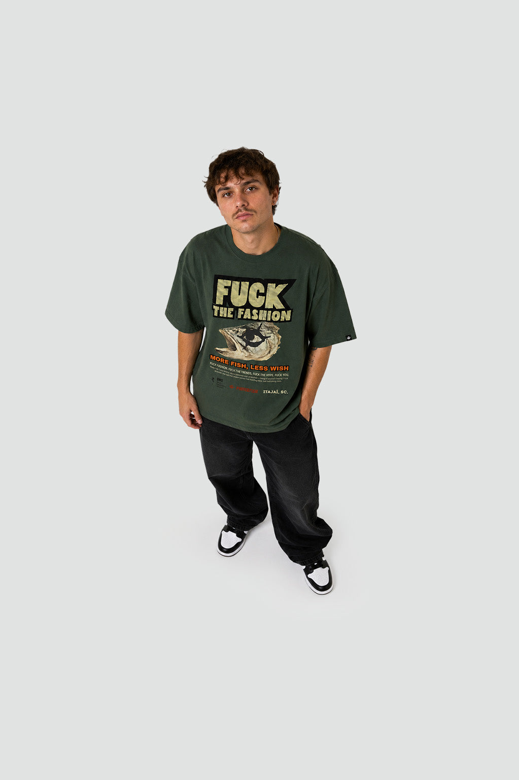 Camiseta Pufferfish Fuck the Fashion vista lateral