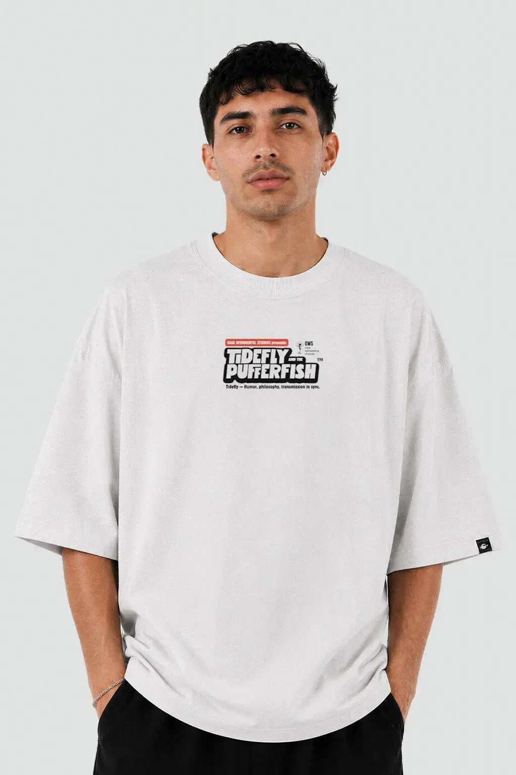 Camiseta Psicodélica Rave — Psychedelic Puff vestida, vista geral