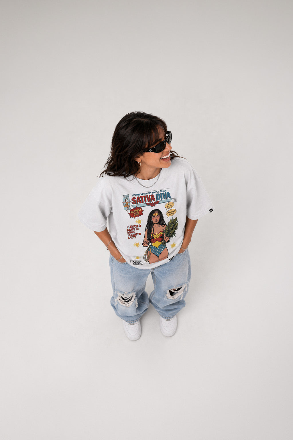 Camiseta Pufferfish Sativa Diva Cultivo look completo